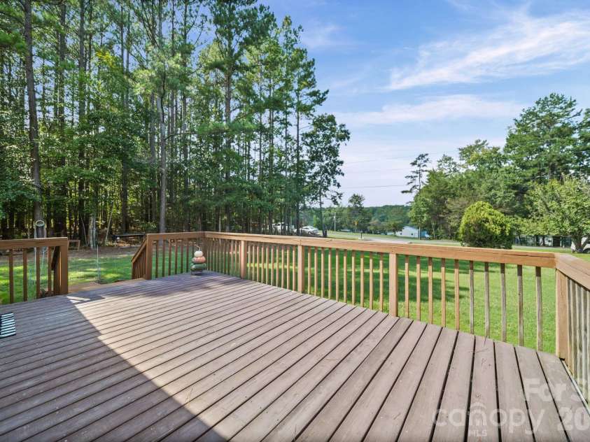 420 Panther Point Trail, Richfield, NC 28137.  MLS# CAR4423340, YatesRealty ID 52788. Front Deck