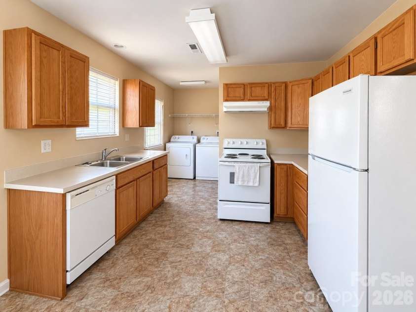 9727 Psalms Street, Cornelius, NC 28031.  MLS# CAR4425511, YatesRealty ID 52789. Kitchen