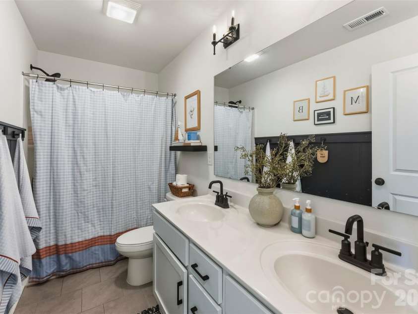 12001 Sam Snead Court, Lancaster, SC 29720.  MLS# CAR4357284, YatesRealty ID 5279. Full Bathroom
