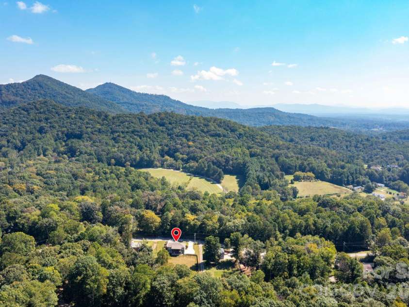 139 Ridge Road, Candler, NC 28715.  MLS# CAR4426704, YatesRealty ID 52790. 