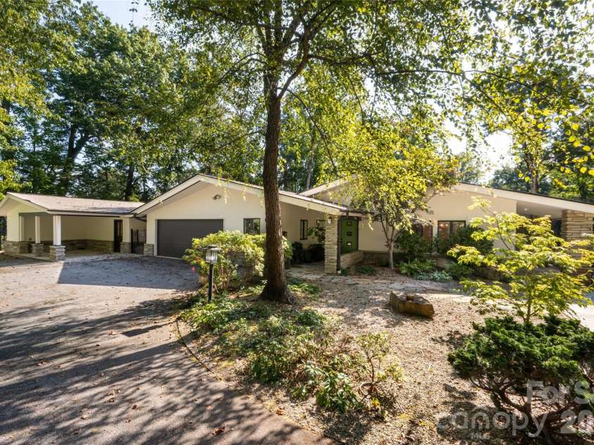 6 Deerfield Road, Asheville, NC 28803.  MLS# CAR4423858, YatesRealty ID 52791. 