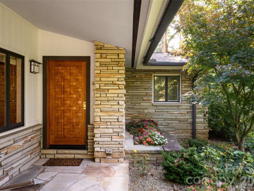 6 Deerfield Road, Asheville, NC 28803.  MLS# CAR4423858, YatesRealty ID 52791. 