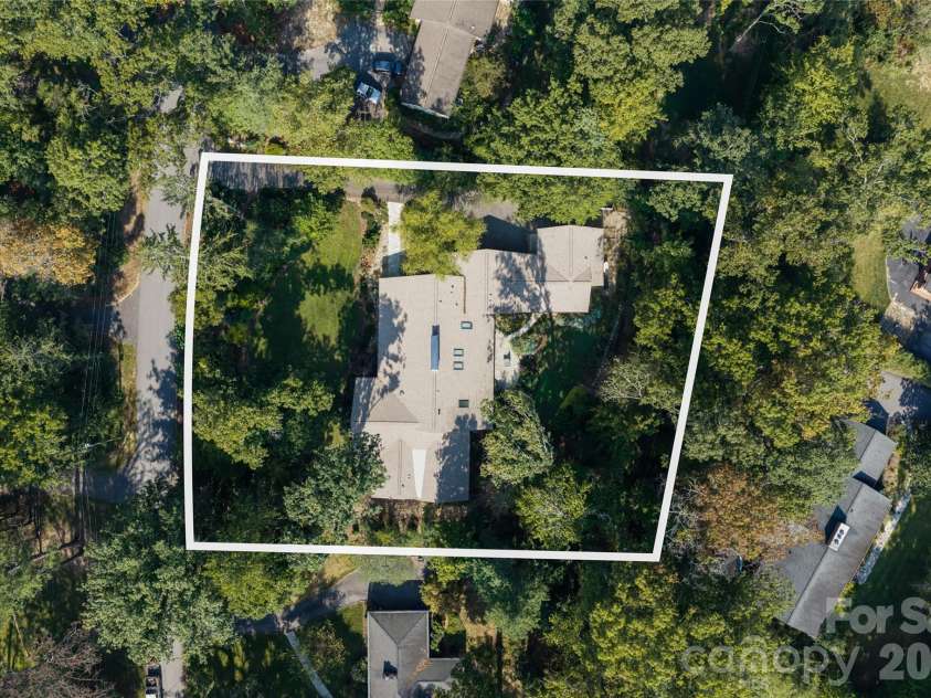 6 Deerfield Road, Asheville, NC 28803.  MLS# CAR4423858, YatesRealty ID 52791. 