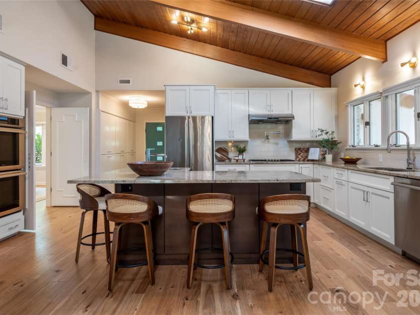 6 Deerfield Road, Asheville, NC 28803.  MLS# CAR4423858, YatesRealty ID 52791. Kitchen