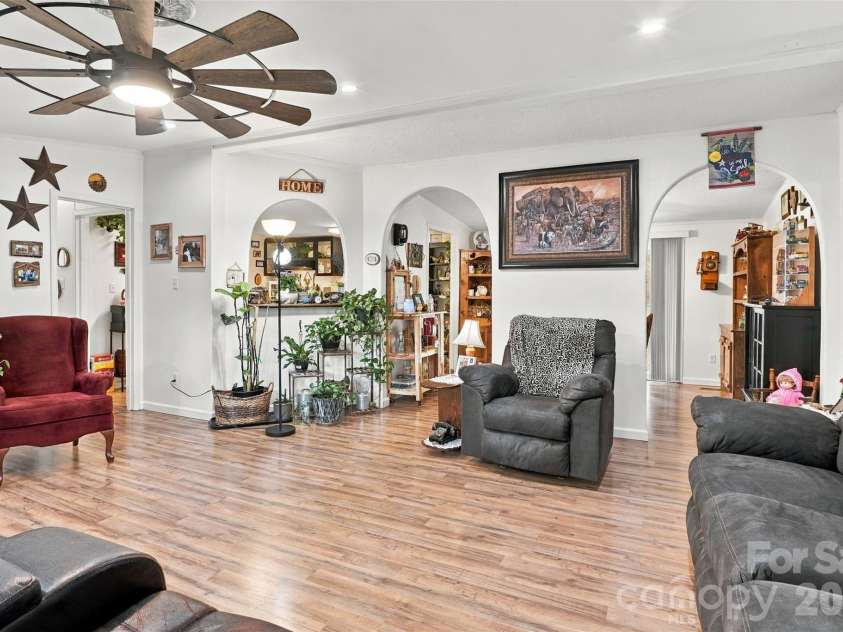 106 Amy Drive, Kings Mountain, NC 28086.  MLS# CAR4428225, YatesRealty ID 52798. 
