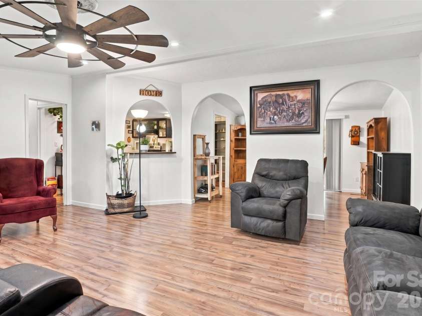 106 Amy Drive, Kings Mountain, NC 28086.  MLS# CAR4428225, YatesRealty ID 52798. 