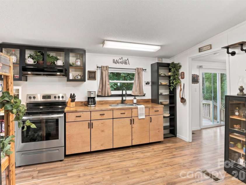 106 Amy Drive, Kings Mountain, NC 28086.  MLS# CAR4428225, YatesRealty ID 52798. 