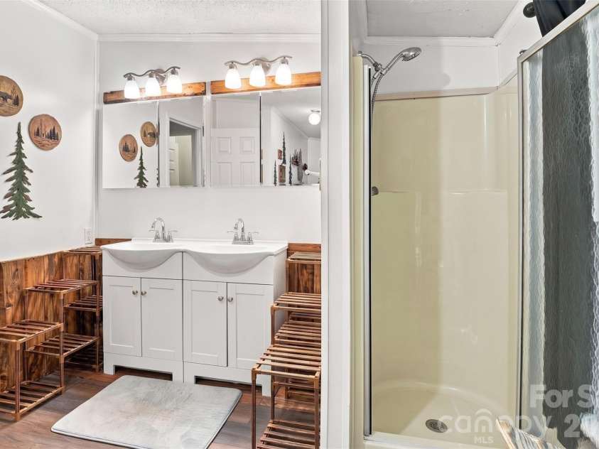 106 Amy Drive, Kings Mountain, NC 28086.  MLS# CAR4428225, YatesRealty ID 52798. 