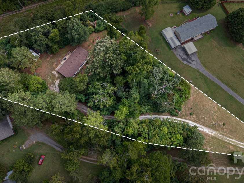 106 Amy Drive, Kings Mountain, NC 28086.  MLS# CAR4428225, YatesRealty ID 52798. 