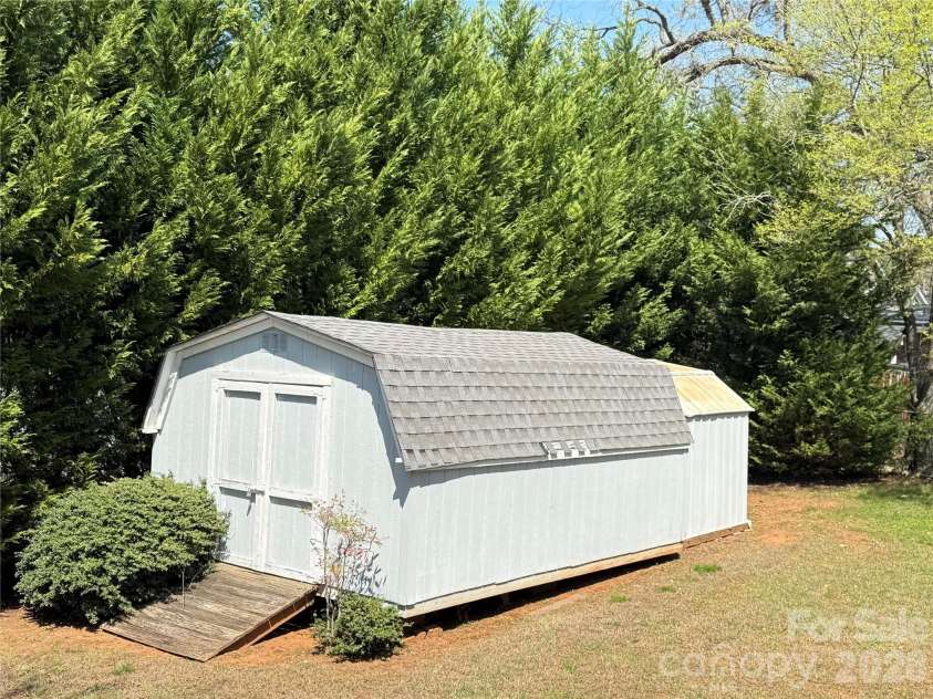 240 Nixon Road, Belmont, NC 28012.  MLS# CAR4428255, YatesRealty ID 52799. 