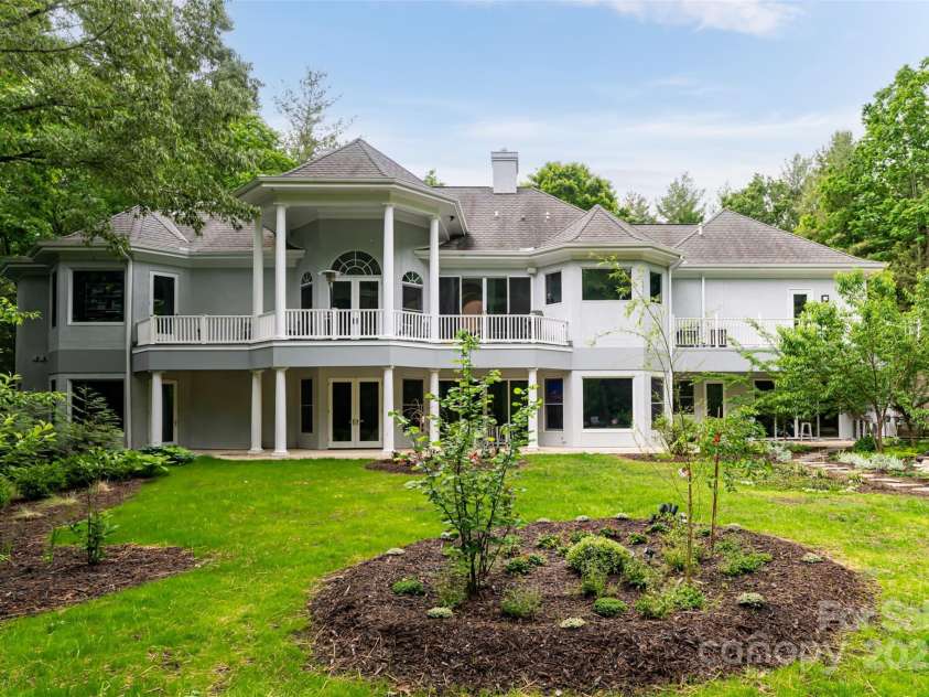 18 Cedar Hill Drive, Asheville, NC 28803.  MLS# CAR4141644, YatesRealty ID 528. 