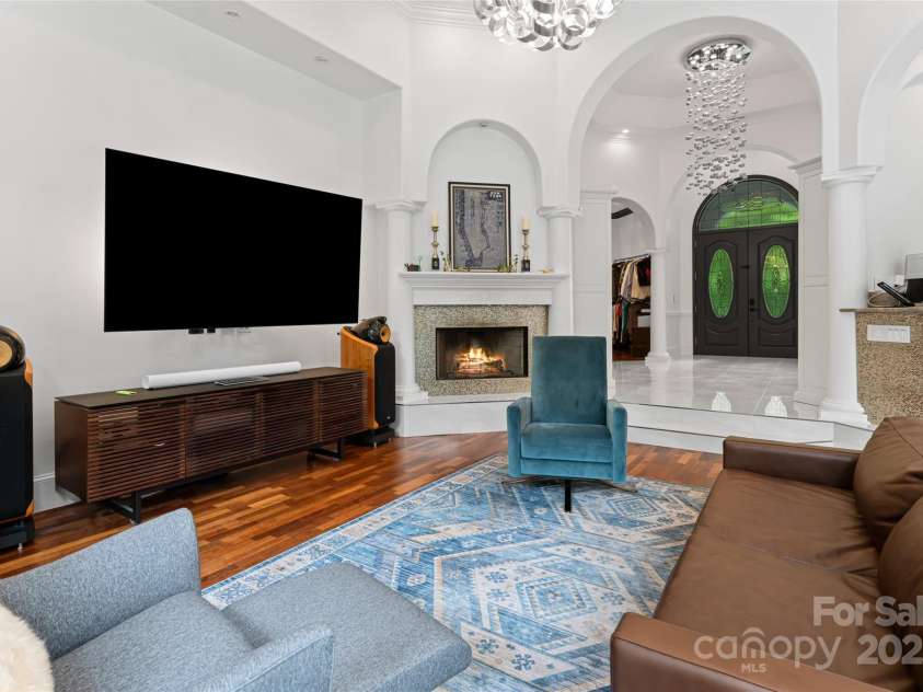 18 Cedar Hill Drive, Asheville, NC 28803.  MLS# CAR4141644, YatesRealty ID 528. 