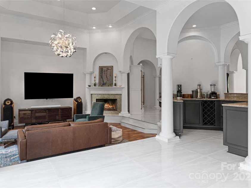 18 Cedar Hill Drive, Asheville, NC 28803.  MLS# CAR4141644, YatesRealty ID 528. 