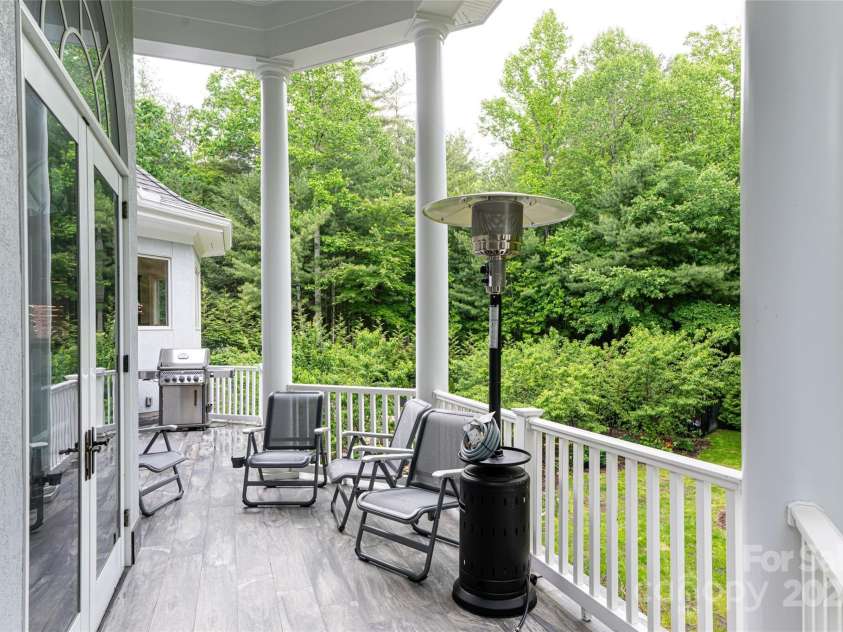 18 Cedar Hill Drive, Asheville, NC 28803.  MLS# CAR4141644, YatesRealty ID 528. 