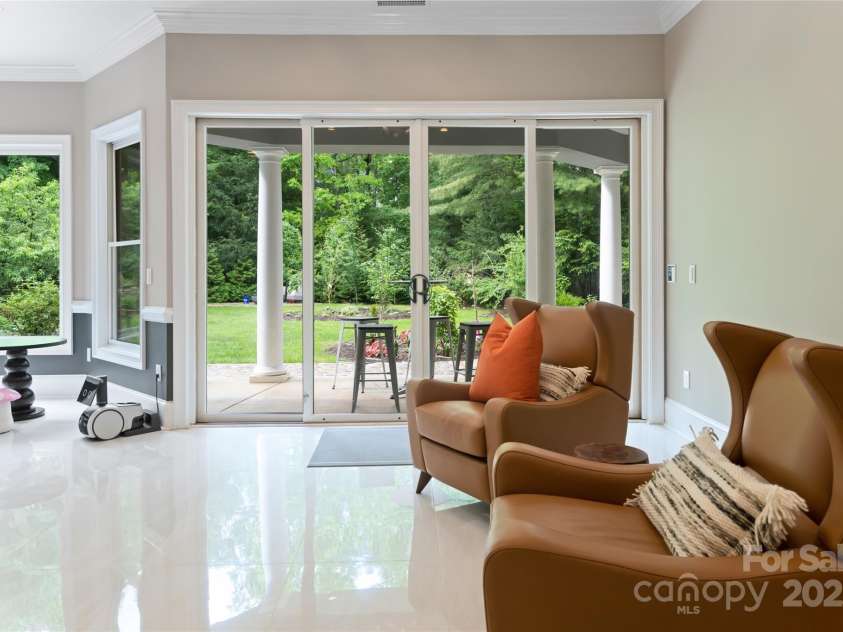 18 Cedar Hill Drive, Asheville, NC 28803.  MLS# CAR4141644, YatesRealty ID 528. 