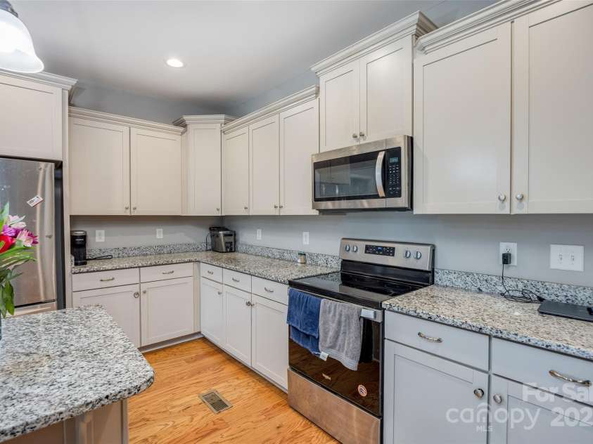 5241 Knopf Drive, Great Falls, SC 29055.  MLS# CAR4291935, YatesRealty ID 5280. 