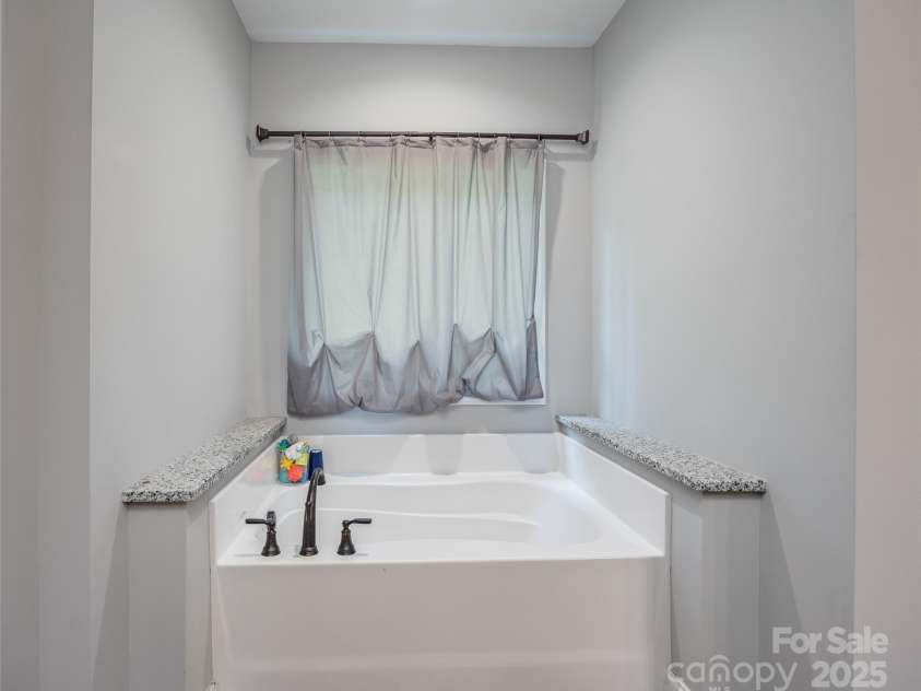 5241 Knopf Drive, Great Falls, SC 29055.  MLS# CAR4291935, YatesRealty ID 5280. 