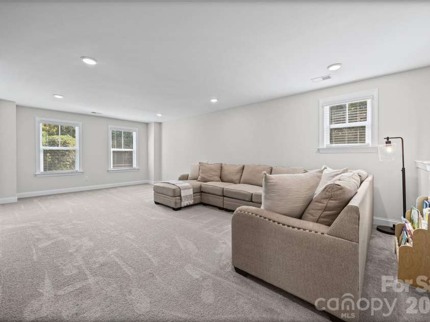 1061 Kendrick Road, Clover, SC 29710.  MLS# CAR4427227, YatesRealty ID 52801. 