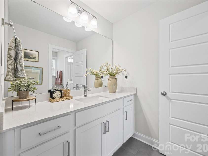 1061 Kendrick Road, Clover, SC 29710.  MLS# CAR4427227, YatesRealty ID 52801. 