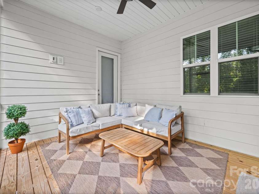 1061 Kendrick Road, Clover, SC 29710.  MLS# CAR4427227, YatesRealty ID 52801. 