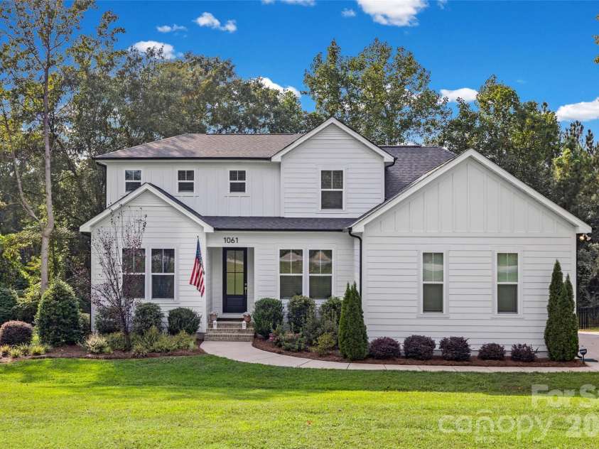 1061 Kendrick Road, Clover, SC 29710.  MLS# CAR4427227, YatesRealty ID 52801. 