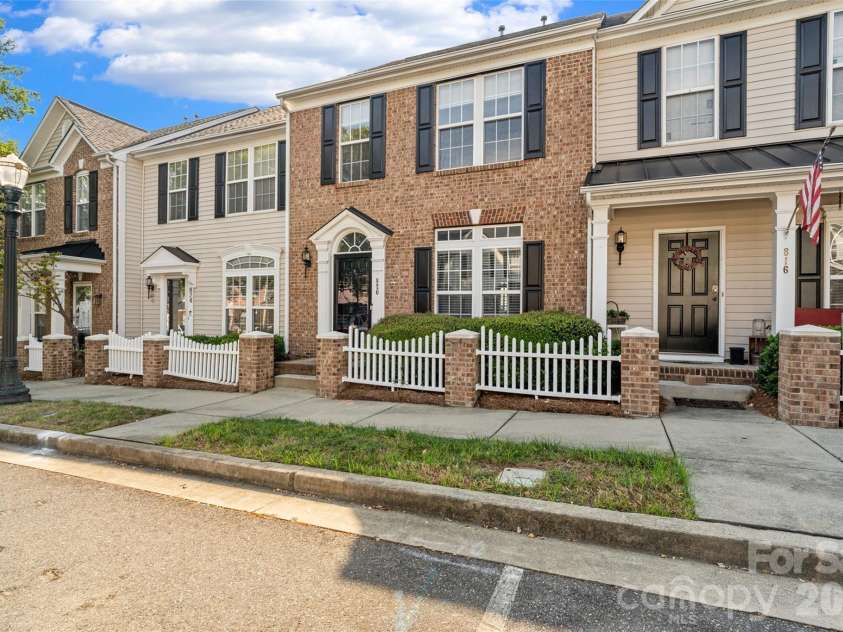 820 Dillard Road, Rock Hill, SC 29730.  MLS# CAR4427866, YatesRealty ID 52802. 