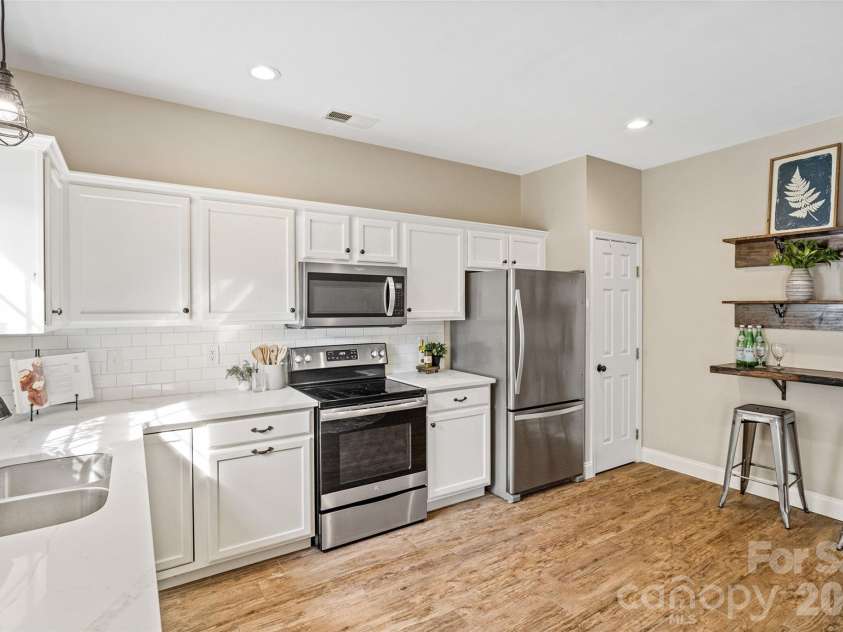 820 Dillard Road, Rock Hill, SC 29730.  MLS# CAR4427866, YatesRealty ID 52802. 