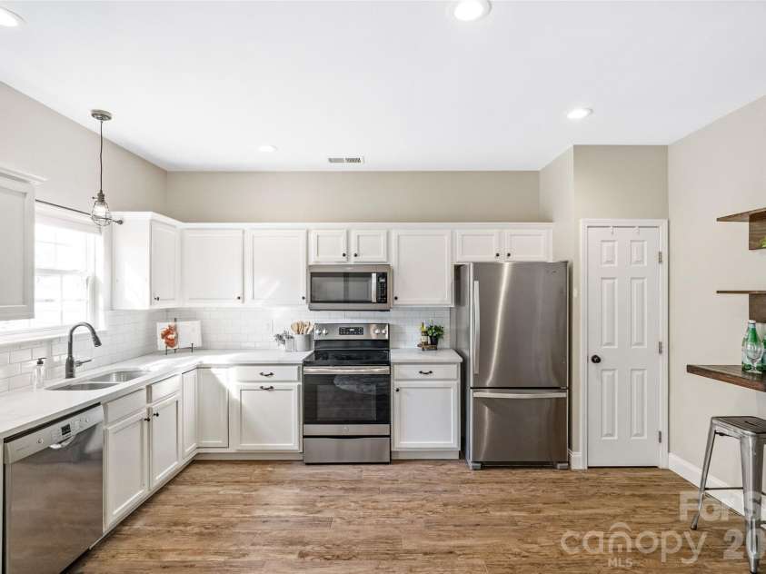 820 Dillard Road, Rock Hill, SC 29730.  MLS# CAR4427866, YatesRealty ID 52802. 