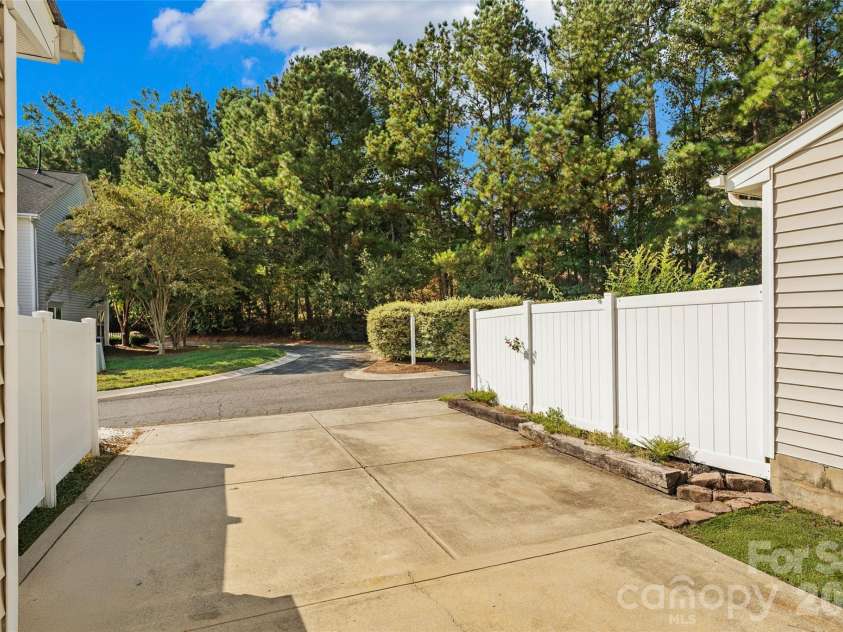 820 Dillard Road, Rock Hill, SC 29730.  MLS# CAR4427866, YatesRealty ID 52802. 