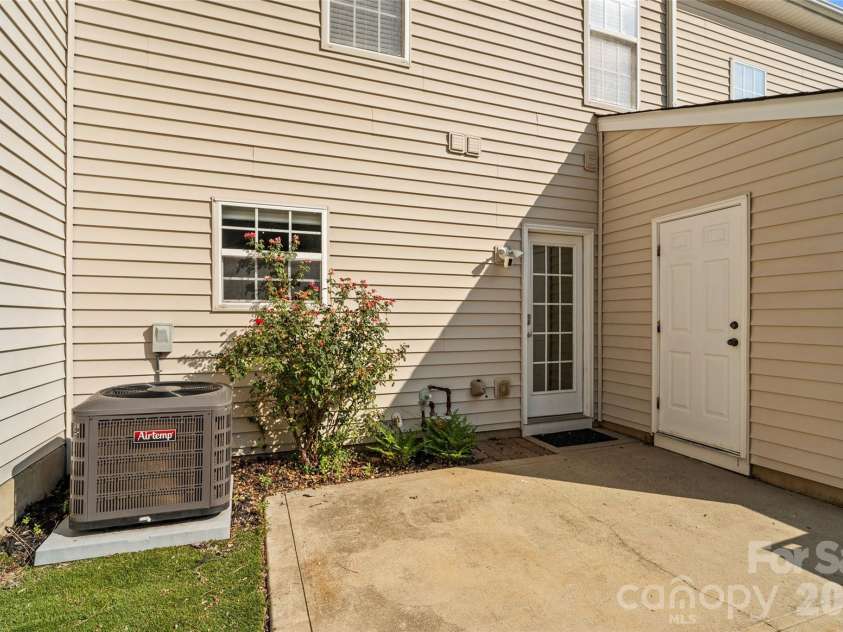 820 Dillard Road, Rock Hill, SC 29730.  MLS# CAR4427866, YatesRealty ID 52802. 