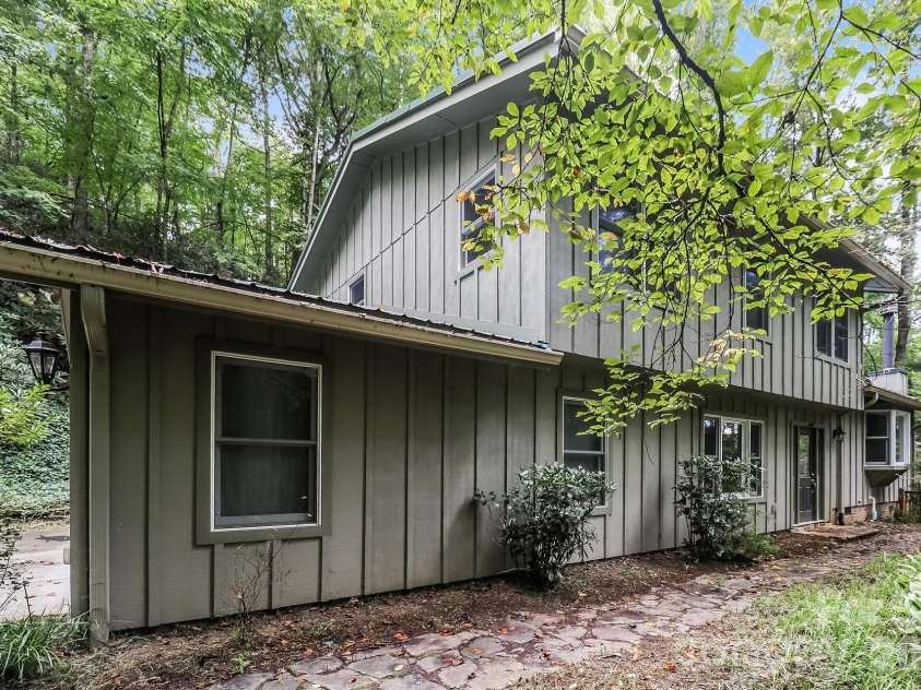 522 Glen Cannon Drive, Pisgah Forest, NC 28768.  MLS# CAR4428217, YatesRealty ID 52807. 