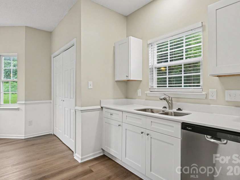 3128 Passour Ridge Lane, Charlotte, NC 28269.  MLS# CAR4428059, YatesRealty ID 52809. 