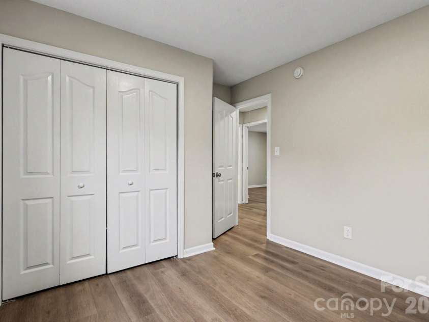 3128 Passour Ridge Lane, Charlotte, NC 28269.  MLS# CAR4428059, YatesRealty ID 52809. 