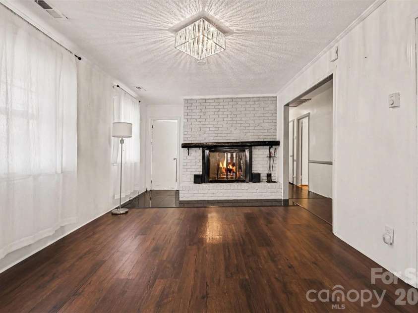 4831 Dogwood Place, Charlotte, NC 28212.  MLS# CAR4349892, YatesRealty ID 5281. 