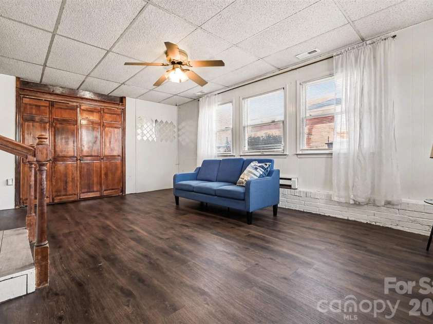 4831 Dogwood Place, Charlotte, NC 28212.  MLS# CAR4349892, YatesRealty ID 5281. 