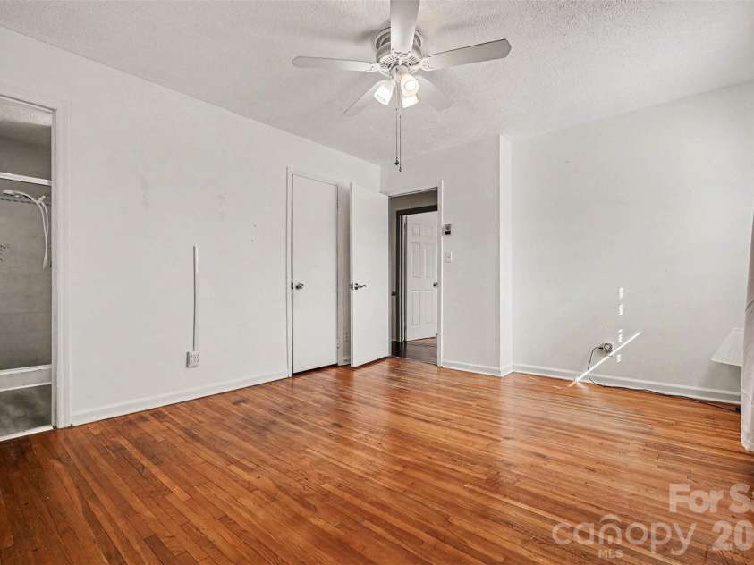 4831 Dogwood Place, Charlotte, NC 28212.  MLS# CAR4349892, YatesRealty ID 5281. 