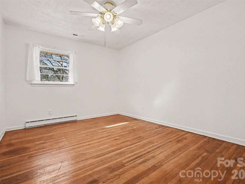 4831 Dogwood Place, Charlotte, NC 28212.  MLS# CAR4349892, YatesRealty ID 5281. 