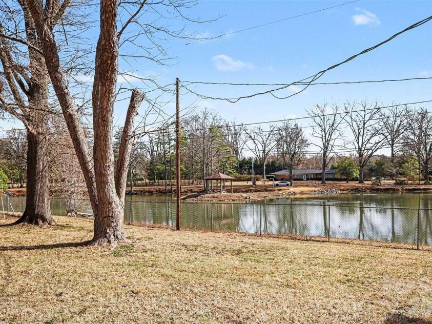 4831 Dogwood Place, Charlotte, NC 28212.  MLS# CAR4349892, YatesRealty ID 5281. 