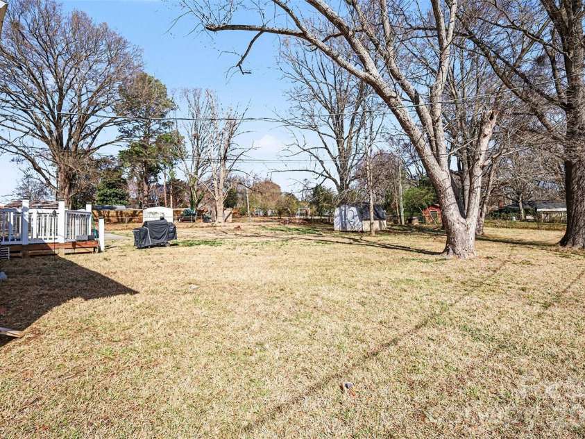 4831 Dogwood Place, Charlotte, NC 28212.  MLS# CAR4349892, YatesRealty ID 5281. 