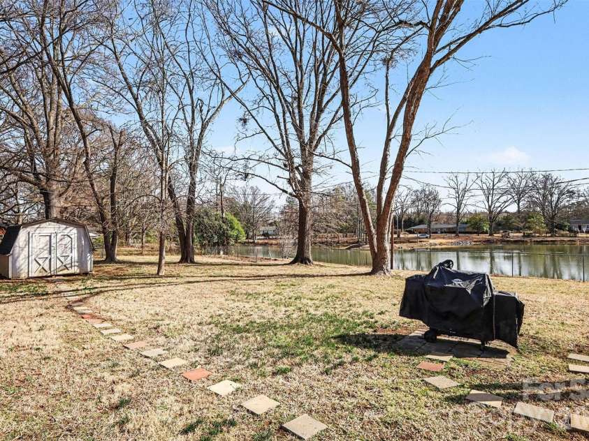 4831 Dogwood Place, Charlotte, NC 28212.  MLS# CAR4349892, YatesRealty ID 5281. 