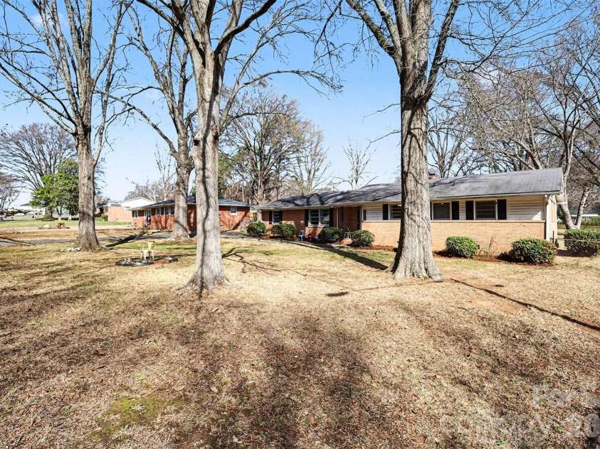 4831 Dogwood Place, Charlotte, NC 28212.  MLS# CAR4349892, YatesRealty ID 5281. 