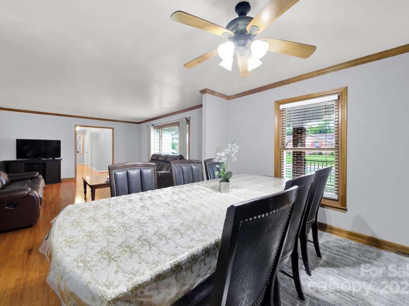 7410 Middlebury Place, Charlotte, NC 28212.  MLS# CAR4246123, YatesRealty ID 5281. 