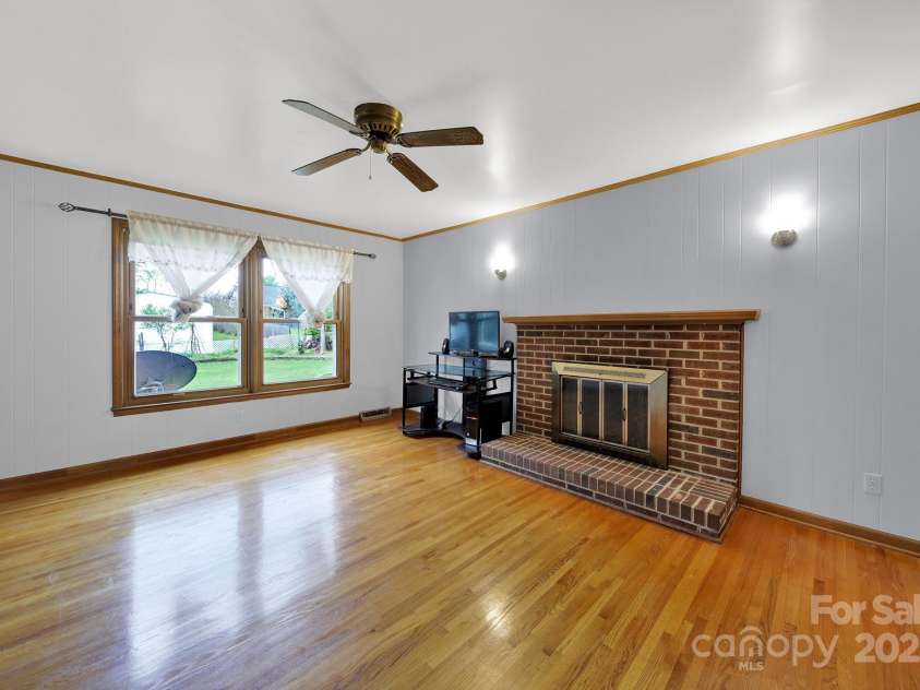 7410 Middlebury Place, Charlotte, NC 28212.  MLS# CAR4246123, YatesRealty ID 5281. 