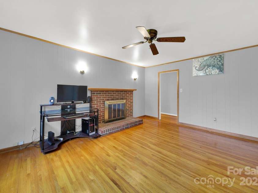 7410 Middlebury Place, Charlotte, NC 28212.  MLS# CAR4246123, YatesRealty ID 5281. 