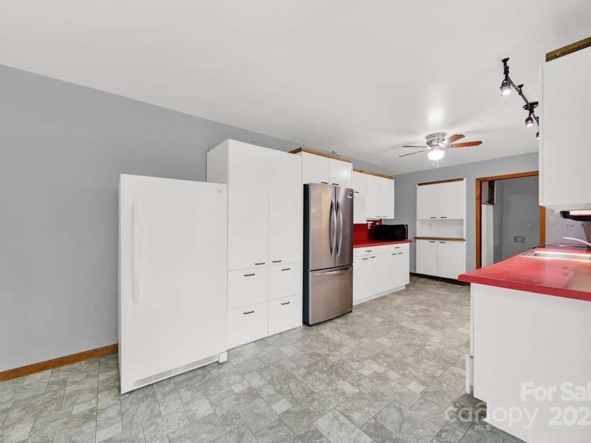7410 Middlebury Place, Charlotte, NC 28212.  MLS# CAR4246123, YatesRealty ID 5281. 
