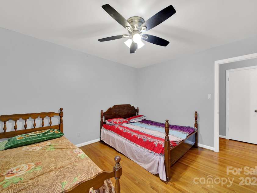 7410 Middlebury Place, Charlotte, NC 28212.  MLS# CAR4246123, YatesRealty ID 5281. 