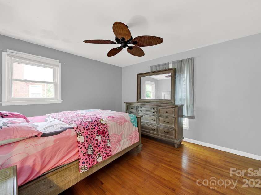 7410 Middlebury Place, Charlotte, NC 28212.  MLS# CAR4246123, YatesRealty ID 5281. 