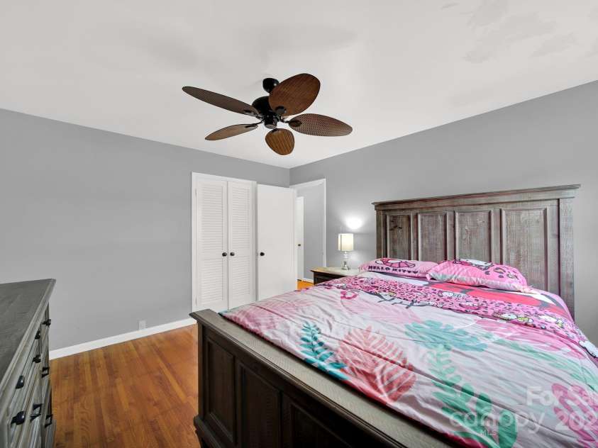 7410 Middlebury Place, Charlotte, NC 28212.  MLS# CAR4246123, YatesRealty ID 5281. 