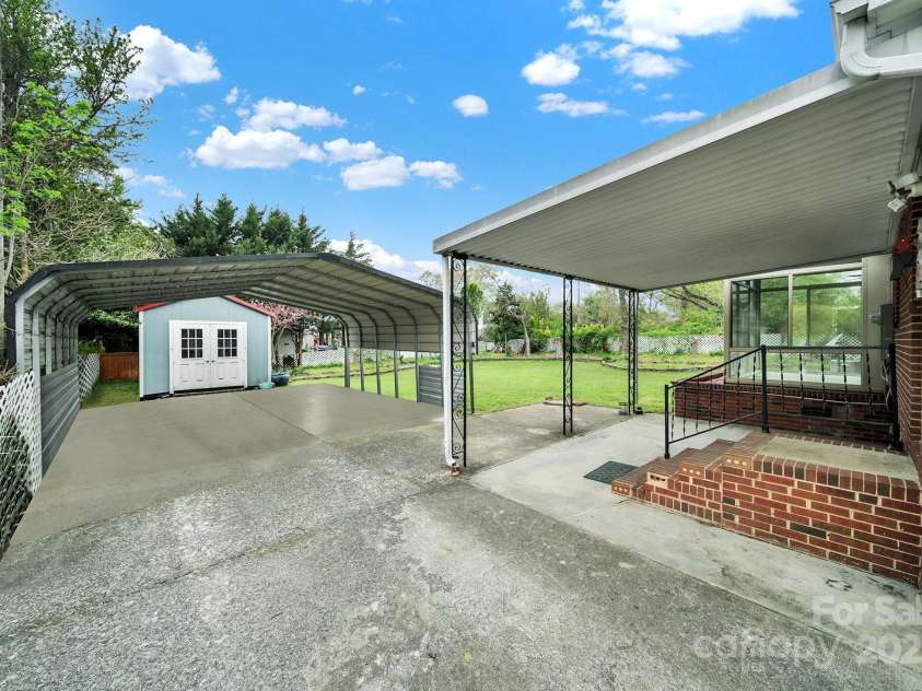 7410 Middlebury Place, Charlotte, NC 28212.  MLS# CAR4246123, YatesRealty ID 5281. 