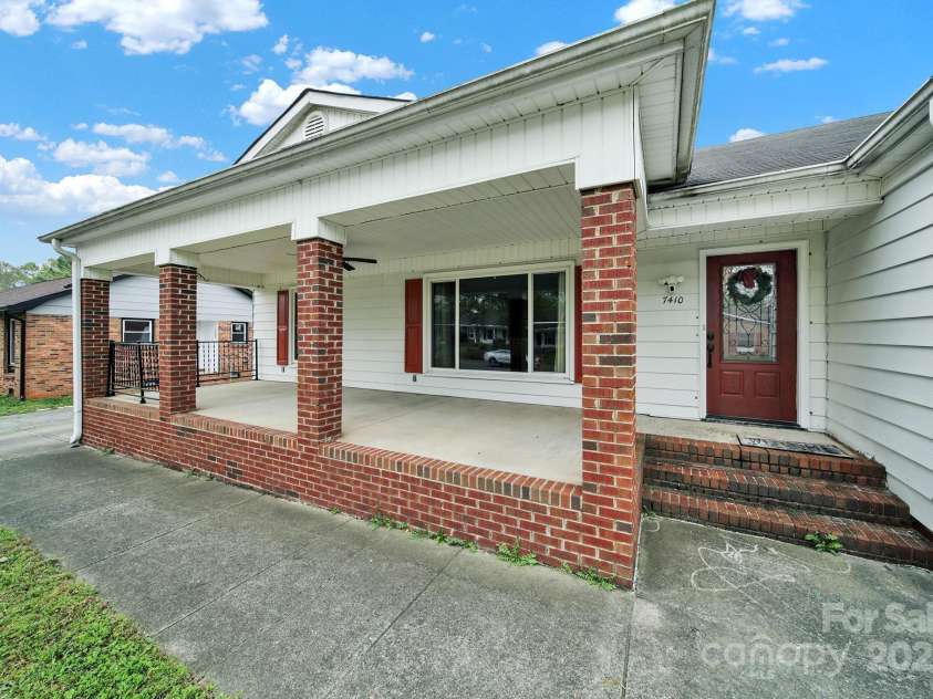 7410 Middlebury Place, Charlotte, NC 28212.  MLS# CAR4246123, YatesRealty ID 5281. 